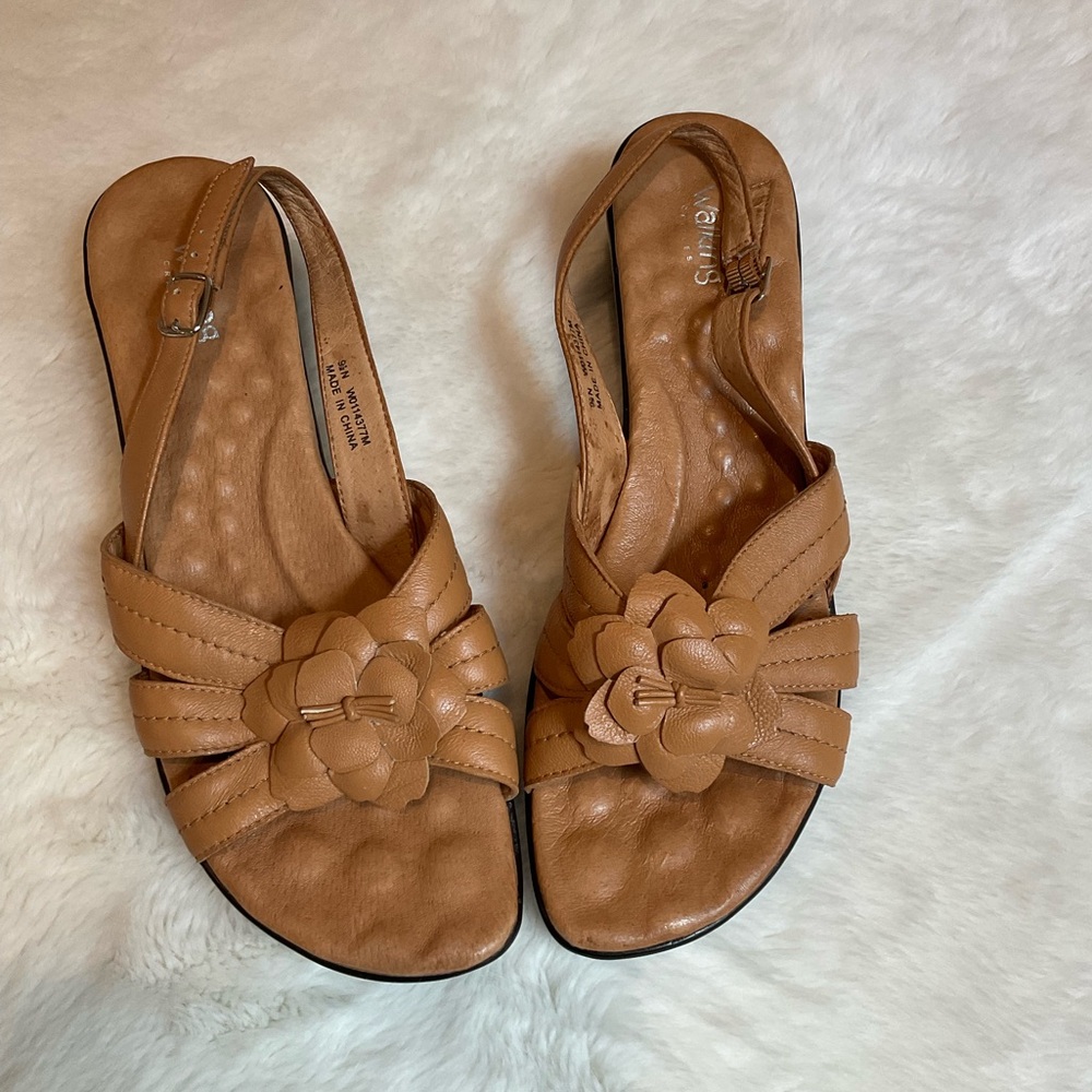 Walking cradles tan leather flower sandals adjustable.